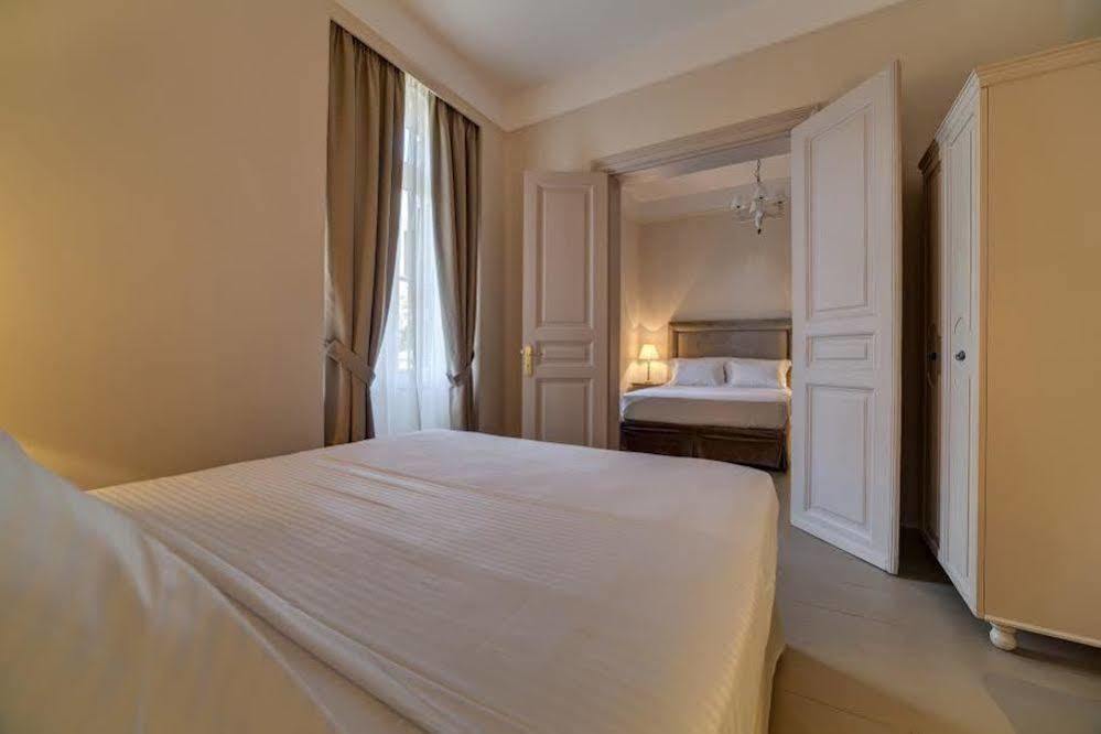 Home & Art Suites Athene Buitenkant foto