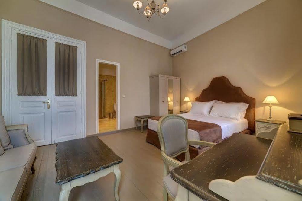 Home & Art Suites Athene Buitenkant foto